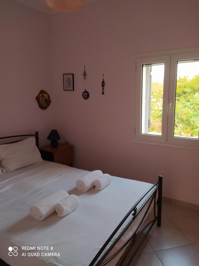 Ozena Countryside Apartment Vromonérion Eksteriør billede