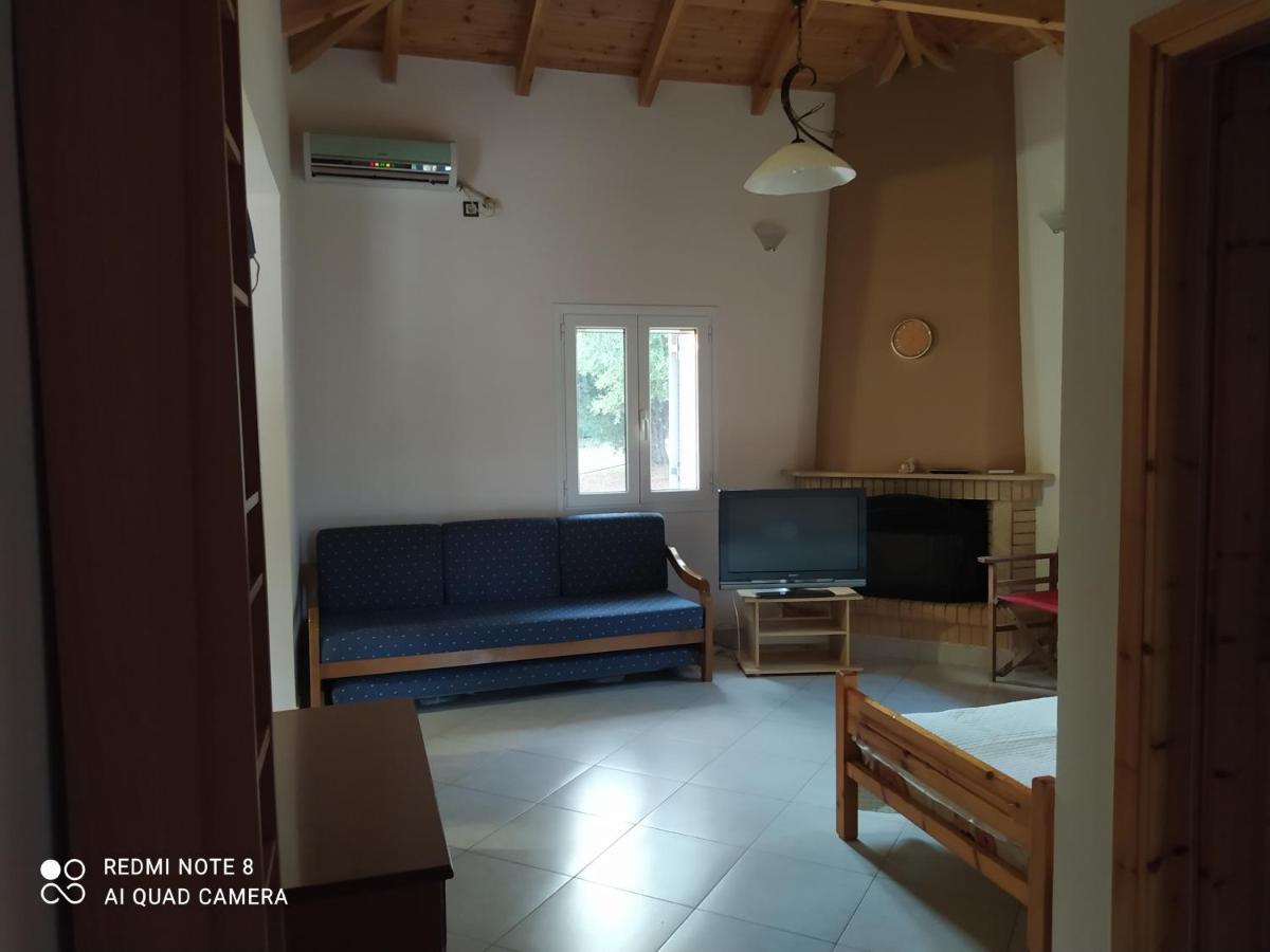 Ozena Countryside Apartment Vromonérion Eksteriør billede