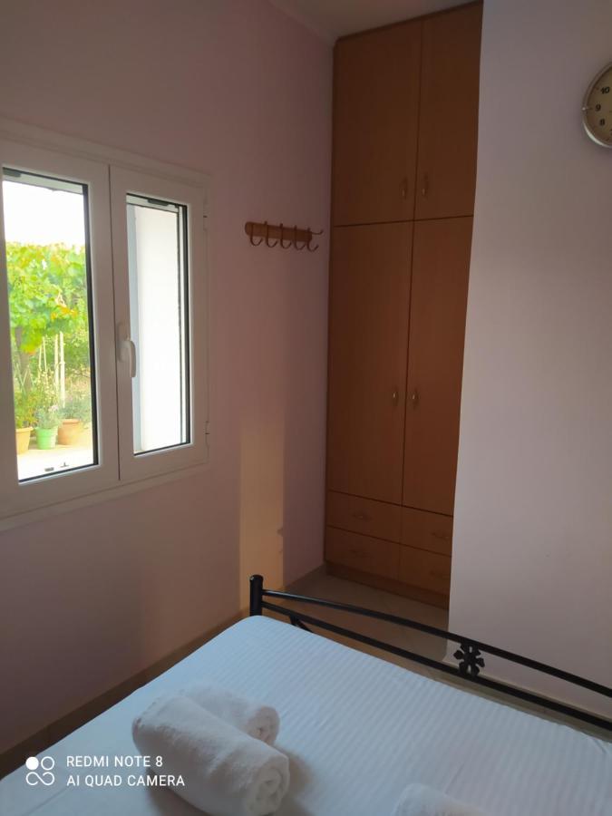 Ozena Countryside Apartment Vromonérion Eksteriør billede