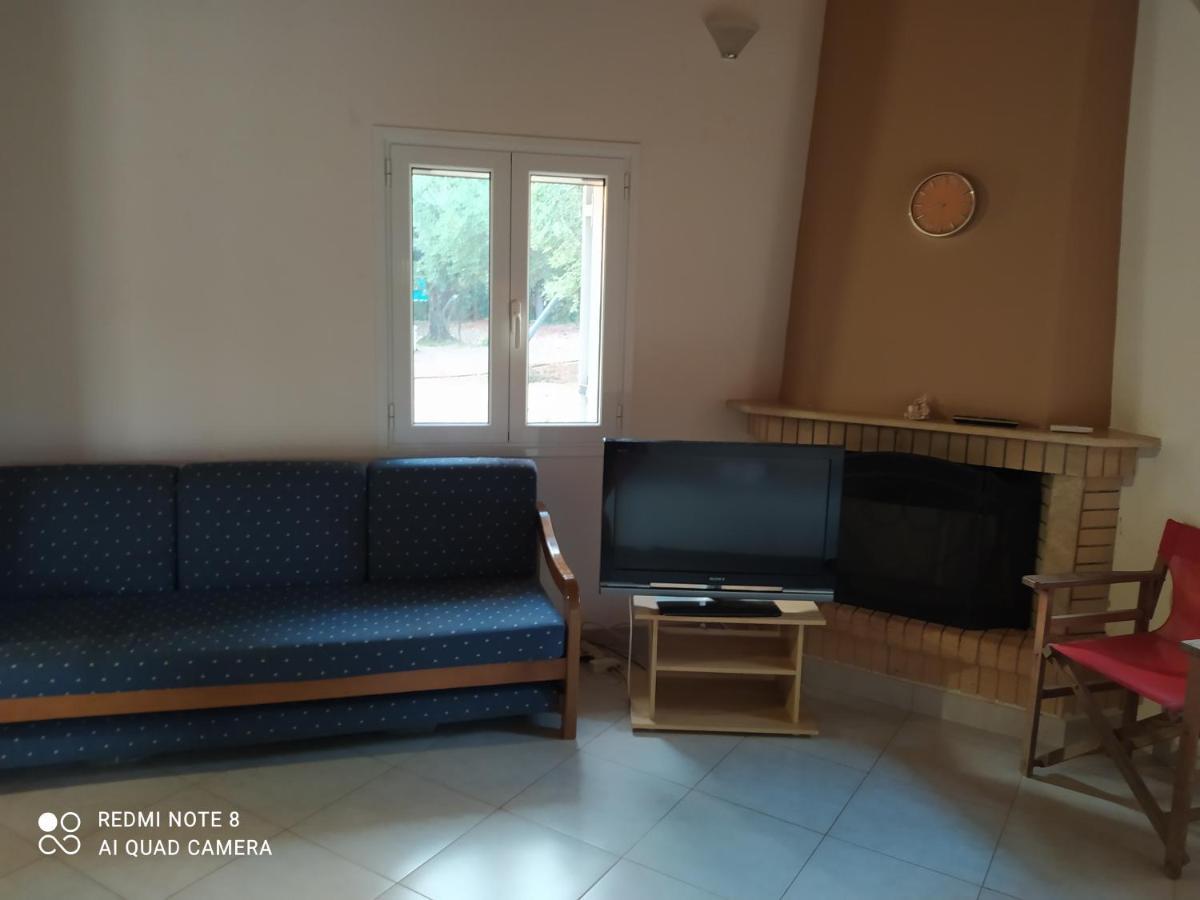 Ozena Countryside Apartment Vromonérion Eksteriør billede