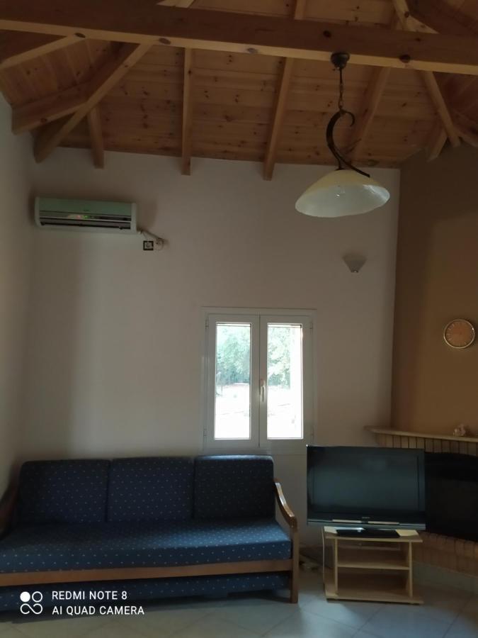 Ozena Countryside Apartment Vromonérion Eksteriør billede