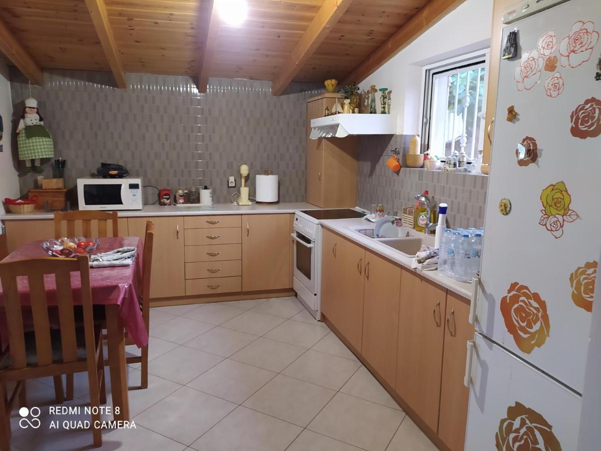 Ozena Countryside Apartment Vromonérion Eksteriør billede